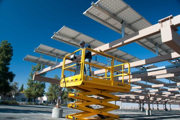 Bakersfield Solar PV 20101126 05 1200x800