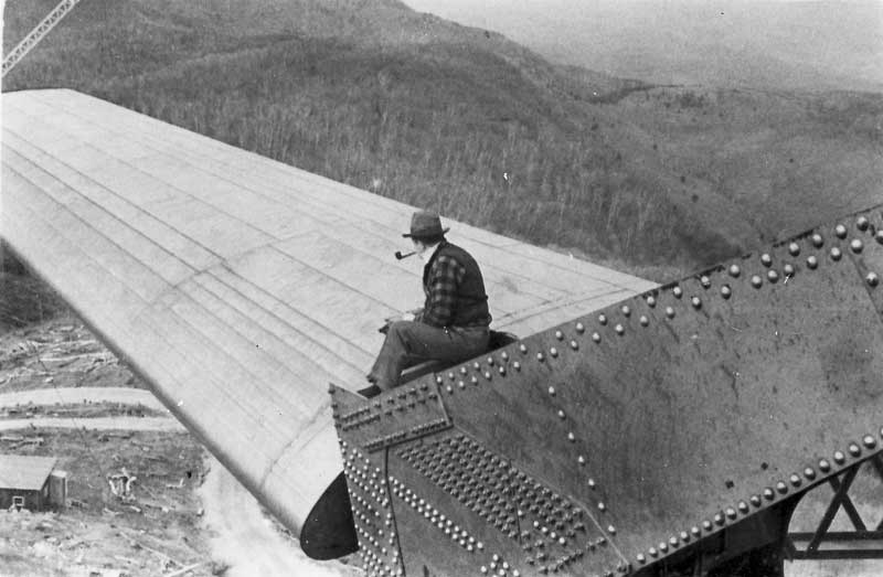 Turbine_Blade_with_man_sitting_on_it_likely_Putnam